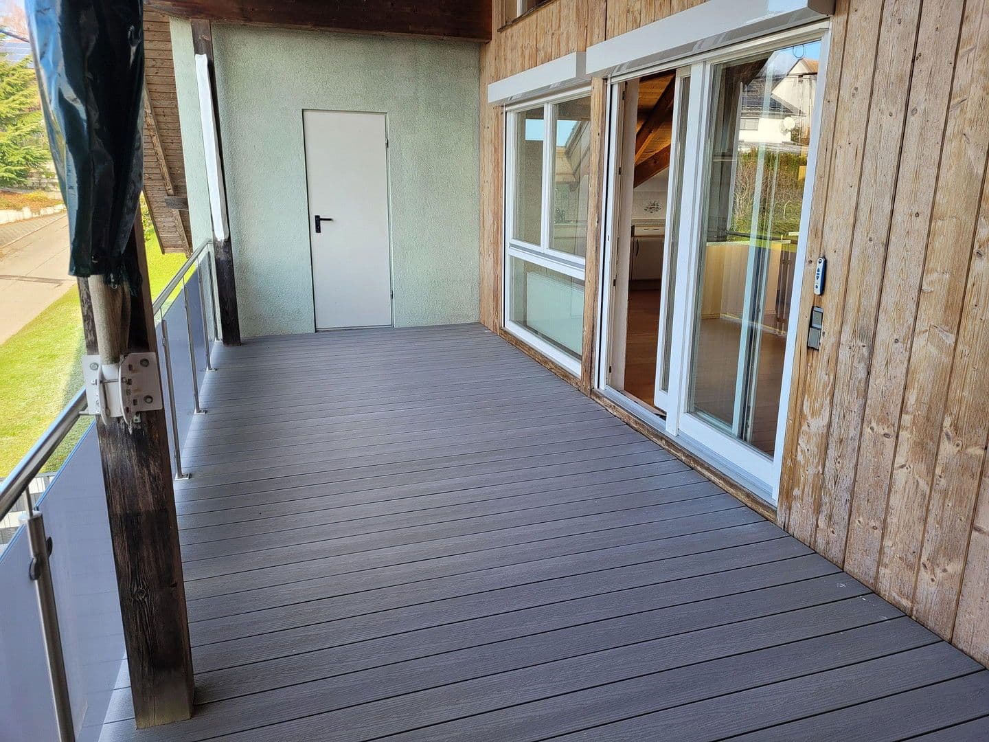 Prenájom bytu 4-izbový 130 m², Laufenburg (Baden), Bádensko-Wurttembersko Prenájom bytu 4-izbový 130 m², Laufenburg (Baden), Bádensko-Wurttembersko