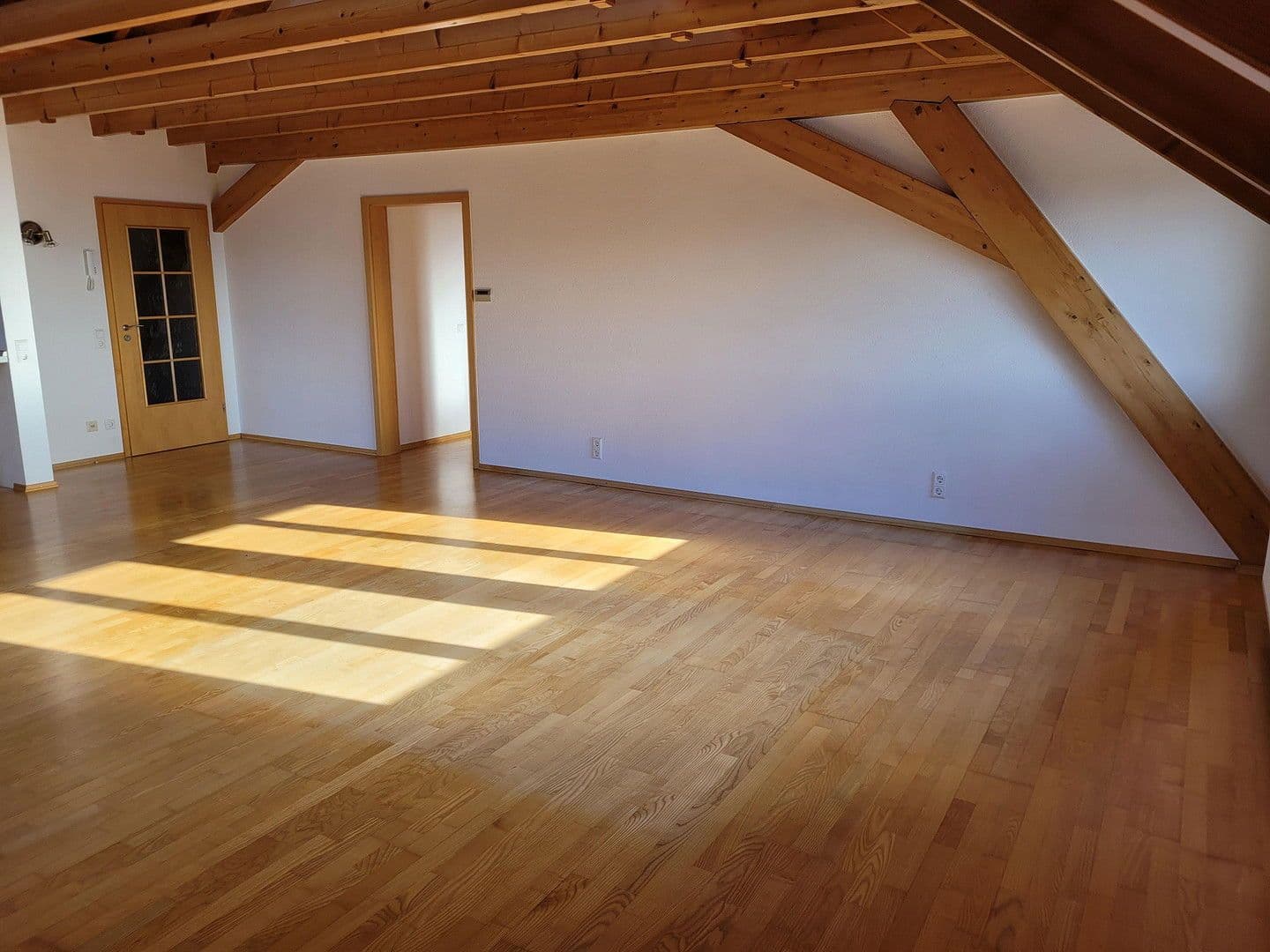 Prenájom bytu 4-izbový 130 m², Laufenburg (Baden), Bádensko-Wurttembersko Prenájom bytu 4-izbový 130 m², Laufenburg (Baden), Bádensko-Wurttembersko