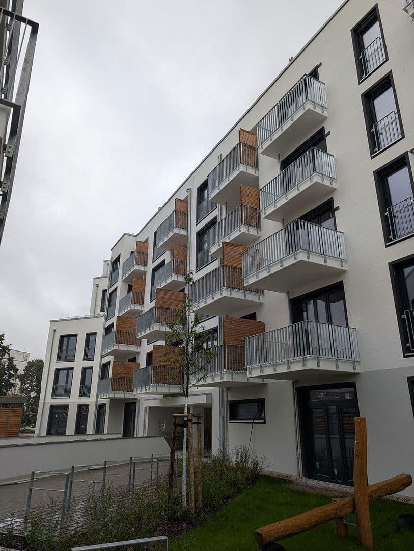 Prenájom bytu 2-izbový 94 m², Mahlsdorferstr 7-8, Berlin Köpenick, Berlín Prenájom bytu 2-izbový 94 m², Mahlsdorferstr 7-8, Berlin Köpenick, Berlín