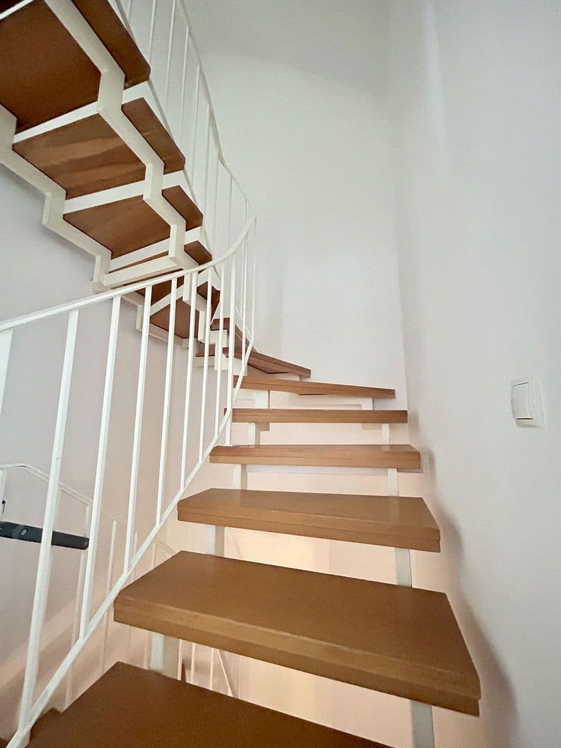 Prenájom domu 150 m², pozemek 350 m², Gräfelfing, Bavorsko Prenájom domu 150 m², pozemek 350 m², Gräfelfing, Bavorsko