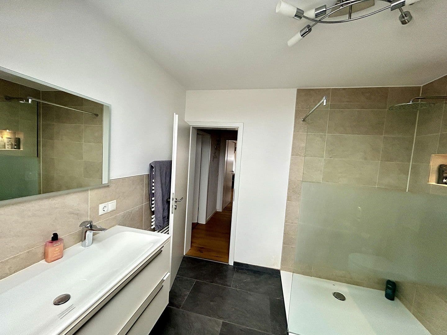 Prenájom domu 150 m², pozemek 350 m², Gräfelfing, Bavorsko Prenájom domu 150 m², pozemek 350 m², Gräfelfing, Bavorsko