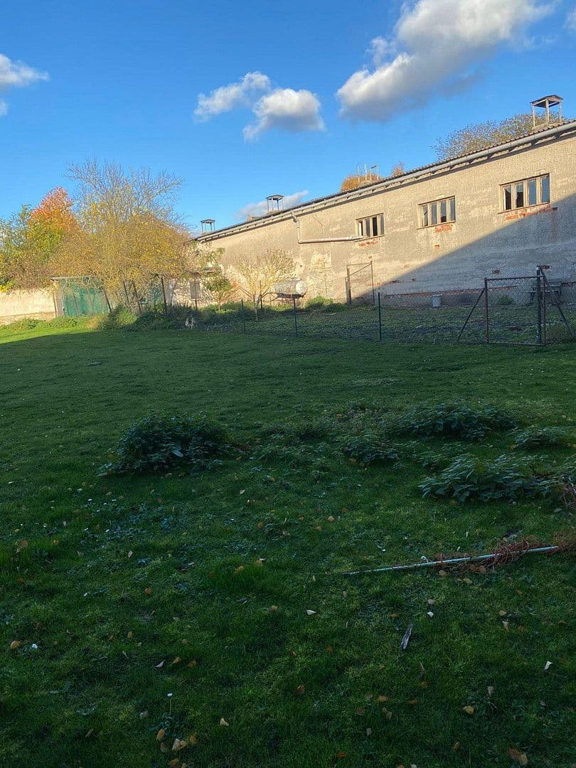 Predaj domu 260 m², pozemek 3.290 m², Nienburg (Saale), Sasko-Anhaltsko Predaj domu 260 m², pozemek 3.290 m², Nienburg (Saale), Sasko-Anhaltsko