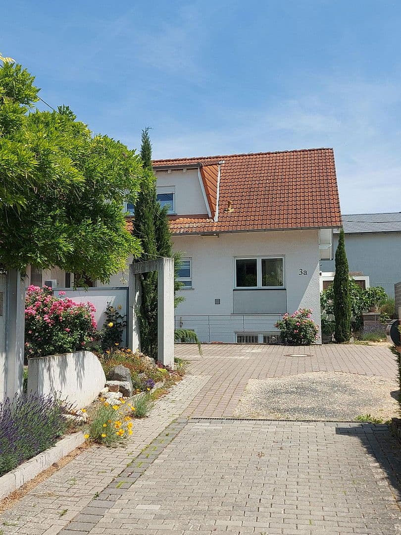 Predaj domu 177 m², pozemek 401 m², Waldalgesheim, Porýnie-Falcko Predaj domu 177 m², pozemek 401 m², Waldalgesheim, Porýnie-Falcko