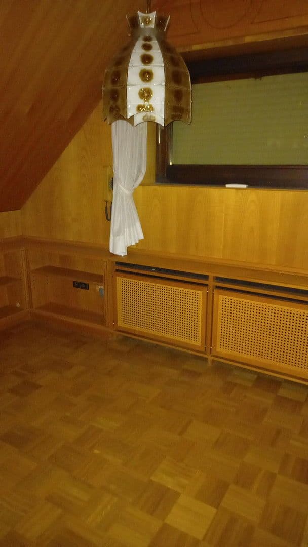 Prenájom bytu 3-izbový 166 m², Kiefernweg 1, Seeheim-Jugenheim, Hesensko Prenájom bytu 3-izbový 166 m², Kiefernweg 1, Seeheim-Jugenheim, Hesensko