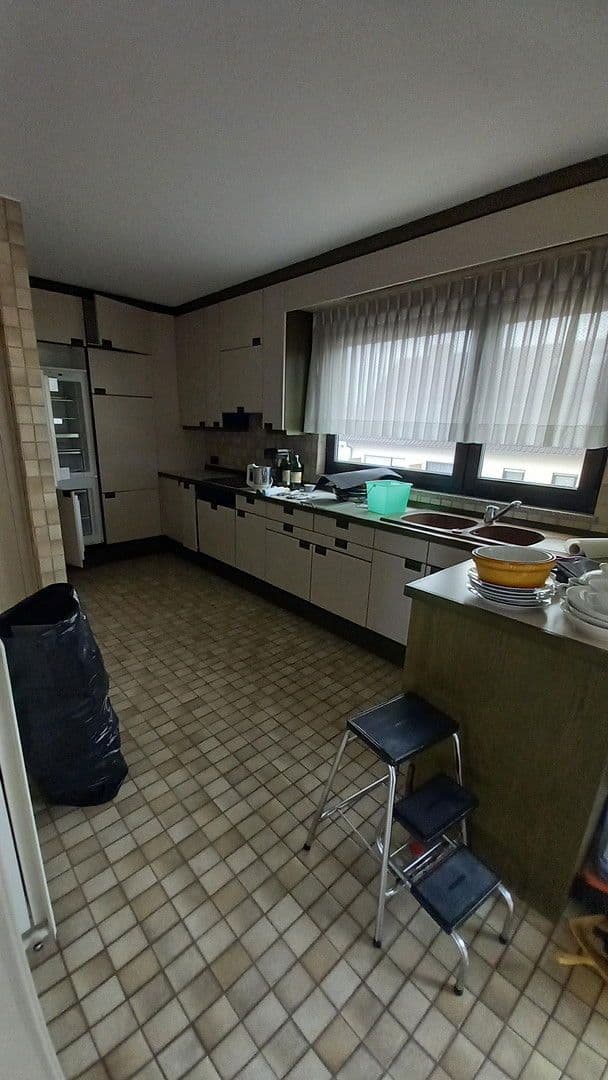 Prenájom bytu 3-izbový 166 m², Kiefernweg 1, Seeheim-Jugenheim, Hesensko Prenájom bytu 3-izbový 166 m², Kiefernweg 1, Seeheim-Jugenheim, Hesensko