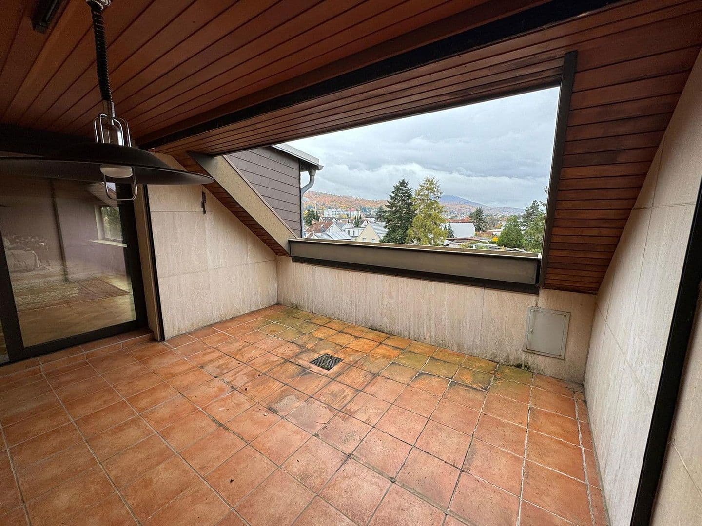 Prenájom bytu 3-izbový 166 m², Kiefernweg 1, Seeheim-Jugenheim, Hesensko Prenájom bytu 3-izbový 166 m², Kiefernweg 1, Seeheim-Jugenheim, Hesensko