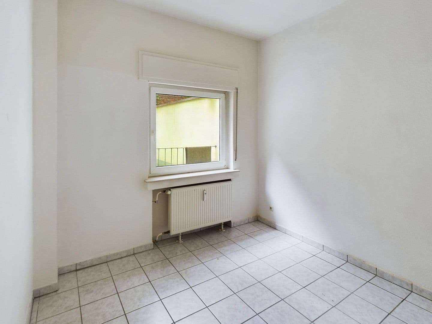 Prenájom bytu 3-izbový 70 m², Leyendeckerstraße 75, Köln, Severné Porýnie - Westfálsko Prenájom bytu 3-izbový 70 m², Leyendeckerstraße 75, Köln, Severné Porýnie - Westfálsko