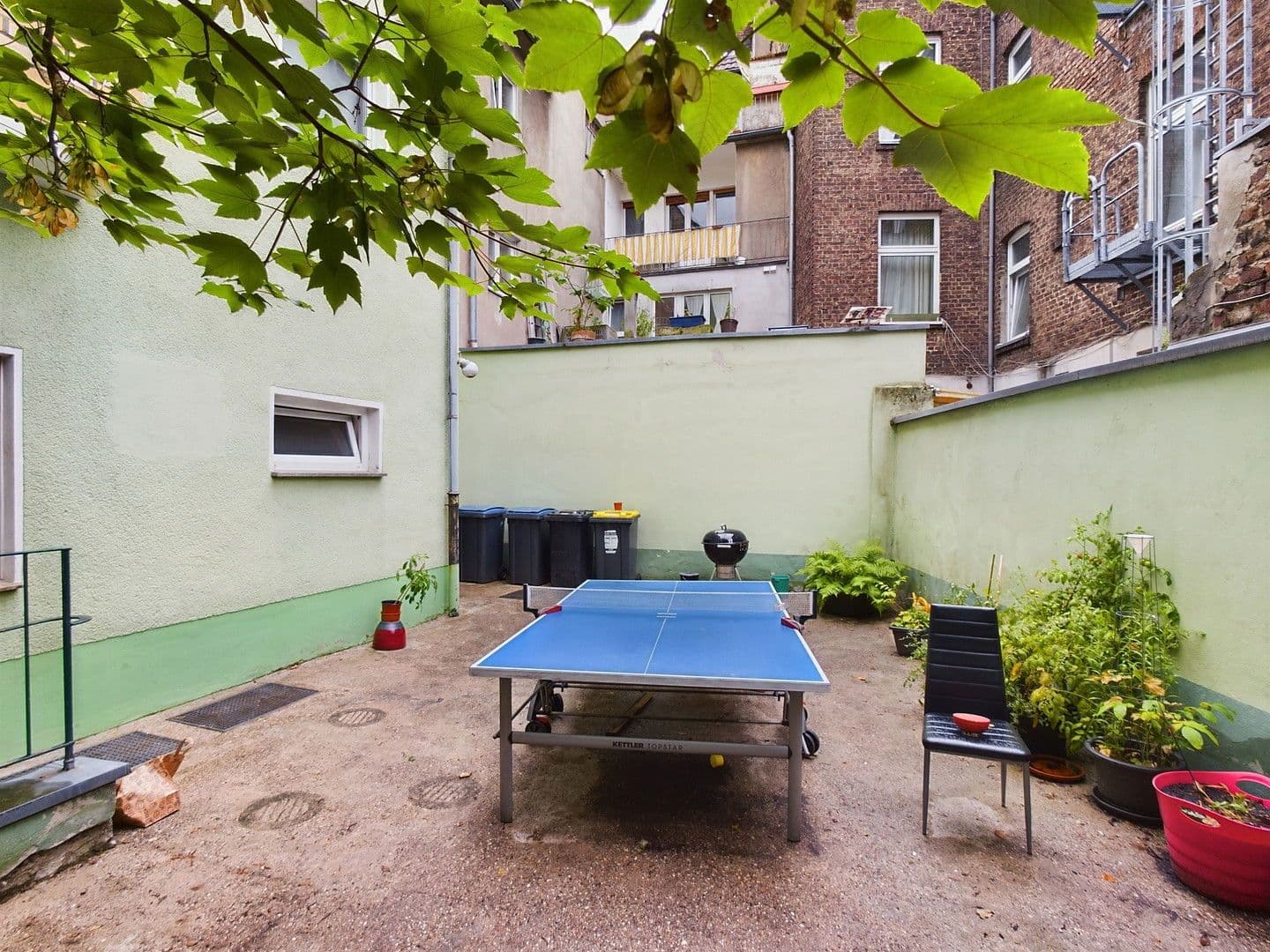 Prenájom bytu 3-izbový 70 m², Leyendeckerstraße 75, Köln, Severné Porýnie - Westfálsko Prenájom bytu 3-izbový 70 m², Leyendeckerstraße 75, Köln, Severné Porýnie - Westfálsko