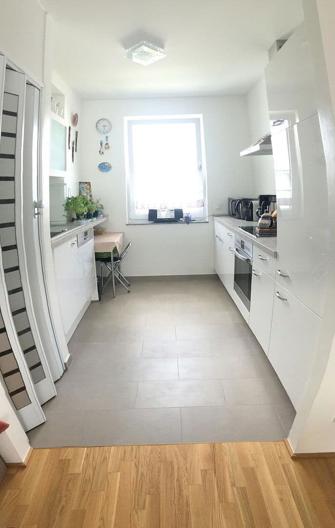 Prenájom bytu 3-izbový 98 m², Welschstrasse, Wiesbaden, Hesensko Prenájom bytu 3-izbový 98 m², Welschstrasse, Wiesbaden, Hesensko