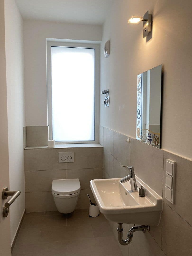 Prenájom bytu 3-izbový 98 m², Welschstrasse, Wiesbaden, Hesensko Prenájom bytu 3-izbový 98 m², Welschstrasse, Wiesbaden, Hesensko