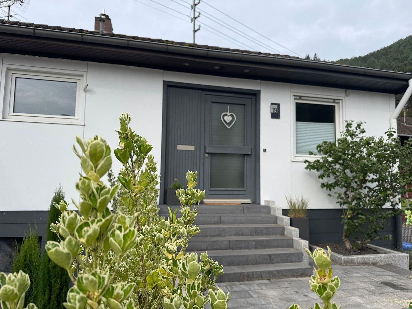 Predaj domu 125 m², pozemek 411 m², Lug, Porýnie-Falcko Predaj domu 125 m², pozemek 411 m², Lug, Porýnie-Falcko