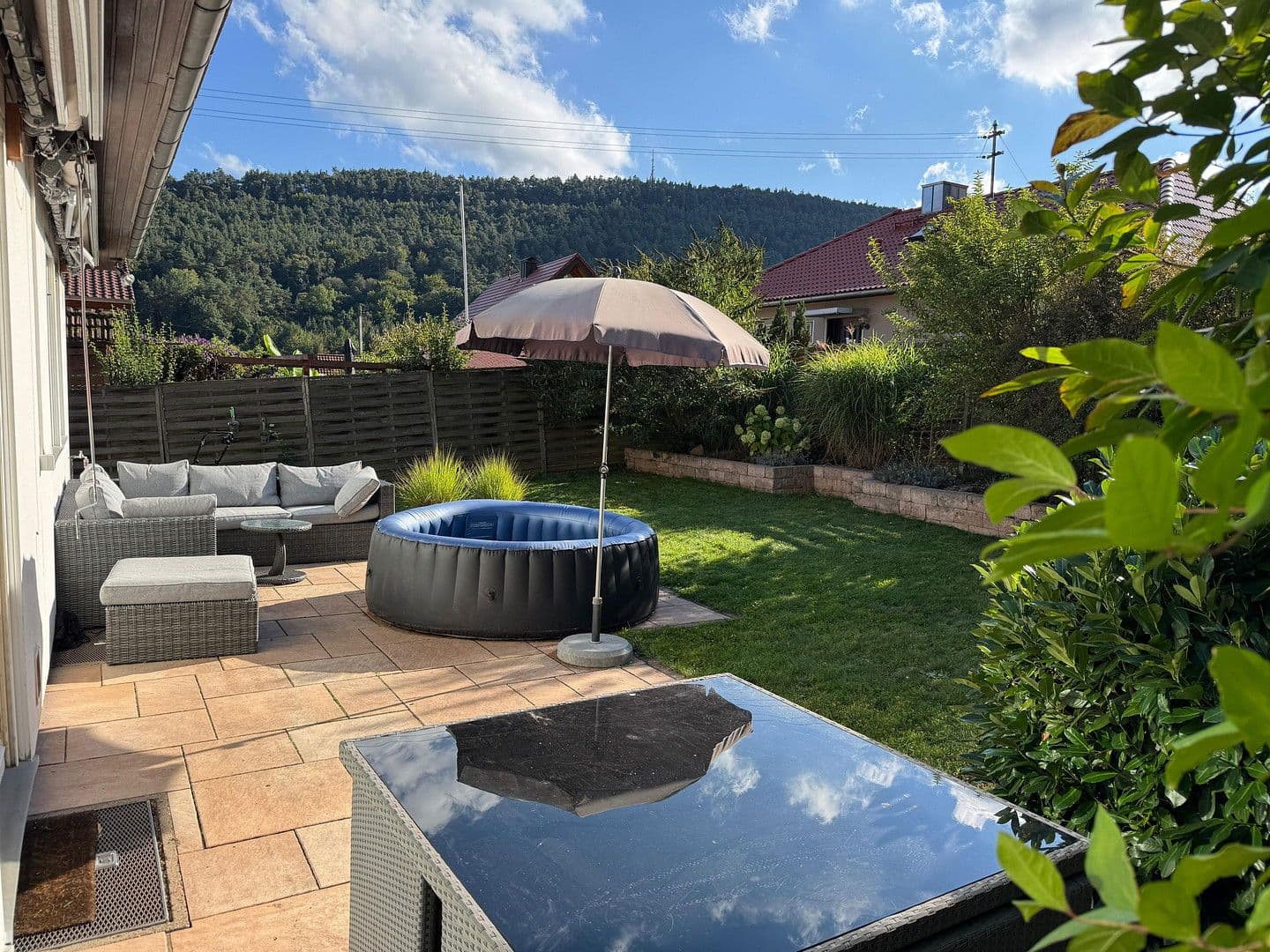 Predaj domu 125 m², pozemek 411 m², Lug, Porýnie-Falcko Predaj domu 125 m², pozemek 411 m², Lug, Porýnie-Falcko