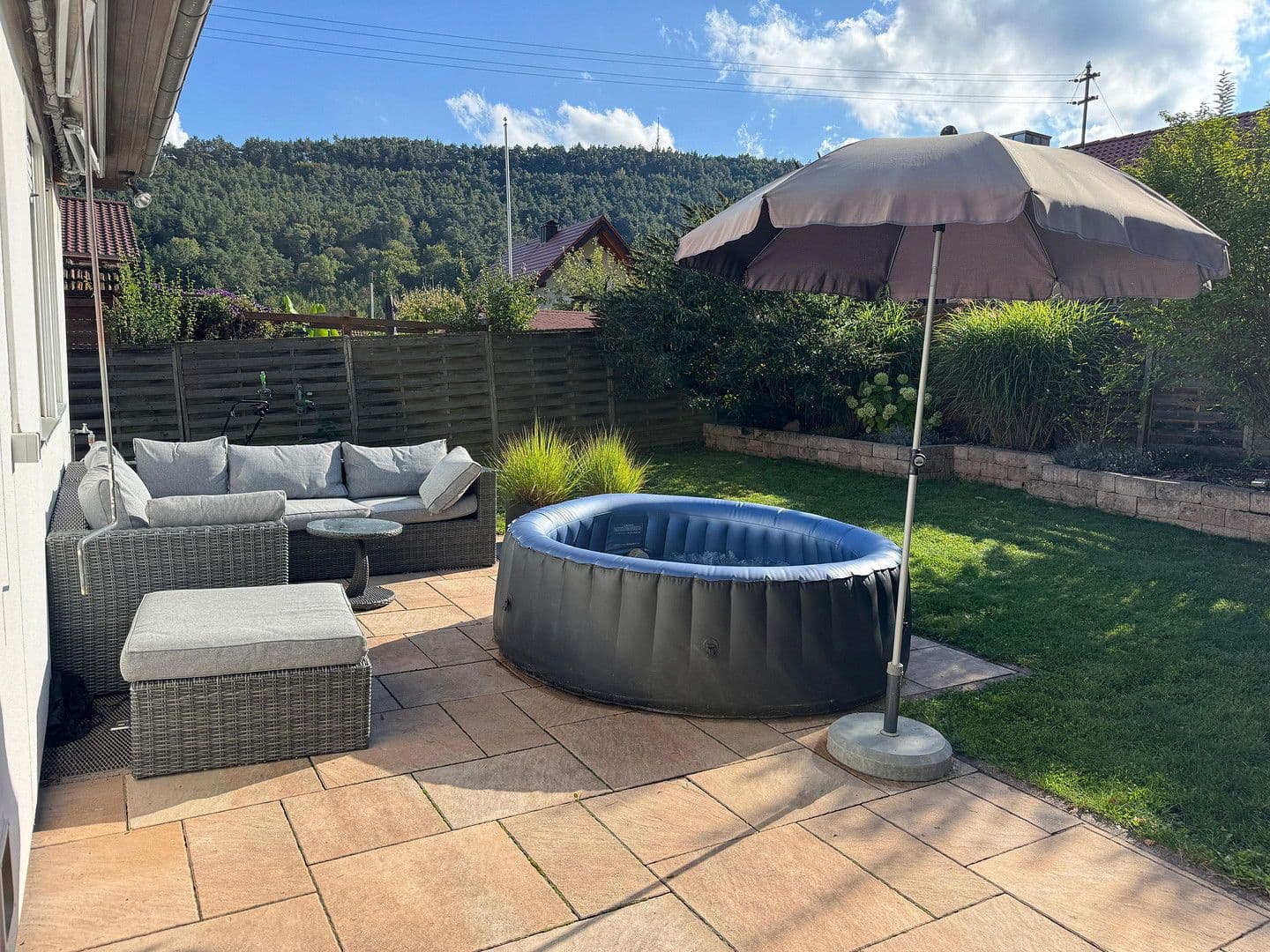 Predaj domu 125 m², pozemek 411 m², Lug, Porýnie-Falcko Predaj domu 125 m², pozemek 411 m², Lug, Porýnie-Falcko