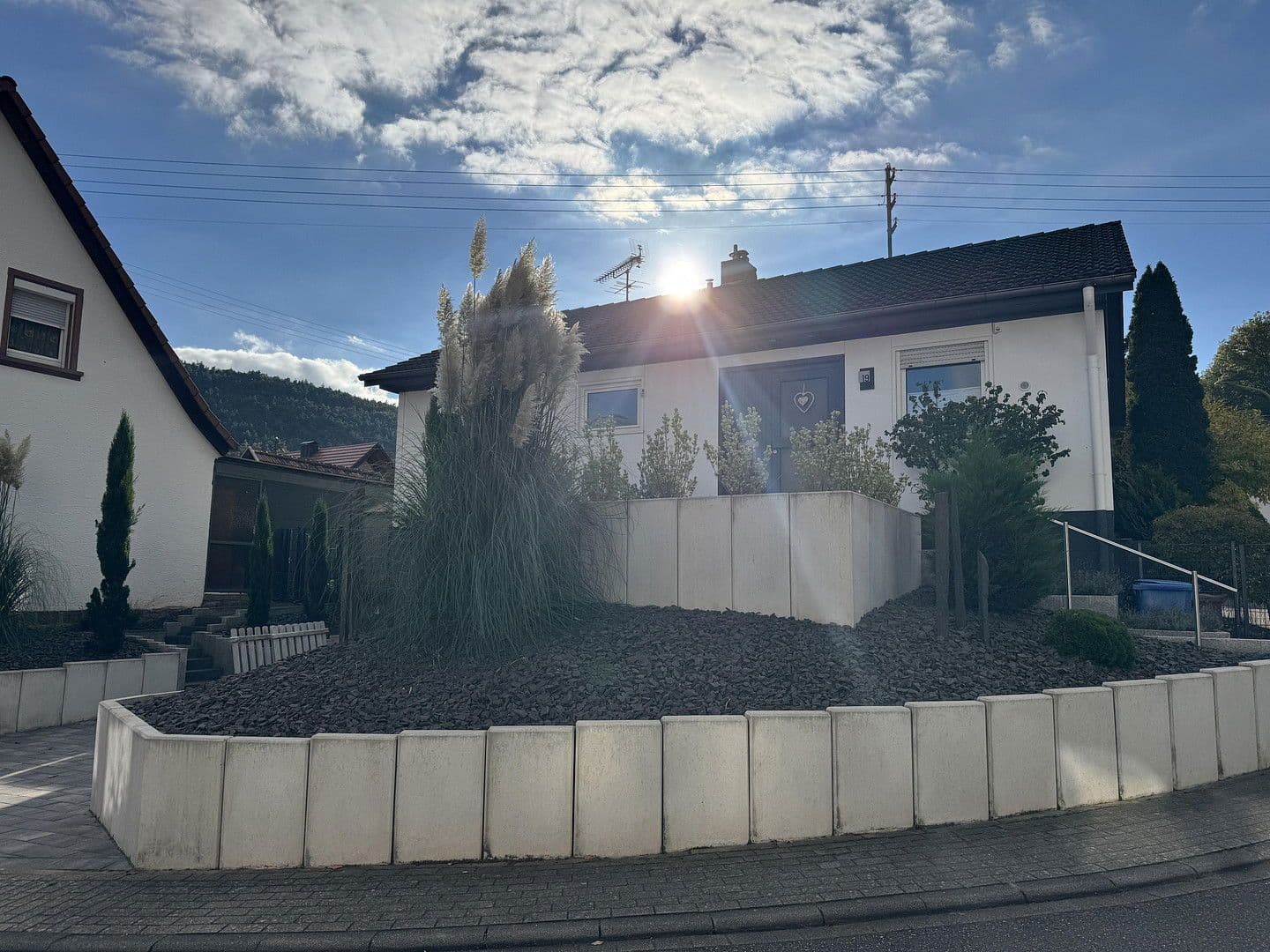 Predaj domu 125 m², pozemek 411 m², Lug, Porýnie-Falcko Predaj domu 125 m², pozemek 411 m², Lug, Porýnie-Falcko