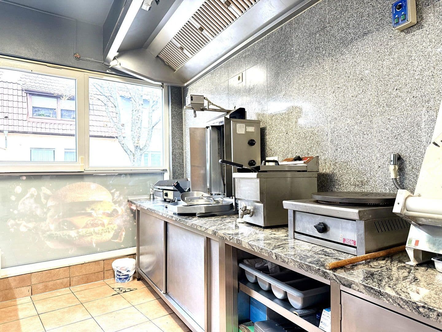 Prenájom nebytového priestoru 100 m², Hauptstraße 32, Rheinstetten, Bádensko-Wurttembersko Prenájom nebytového priestoru 100 m², Hauptstraße 32, Rheinstetten, Bádensko-Wurttembersko