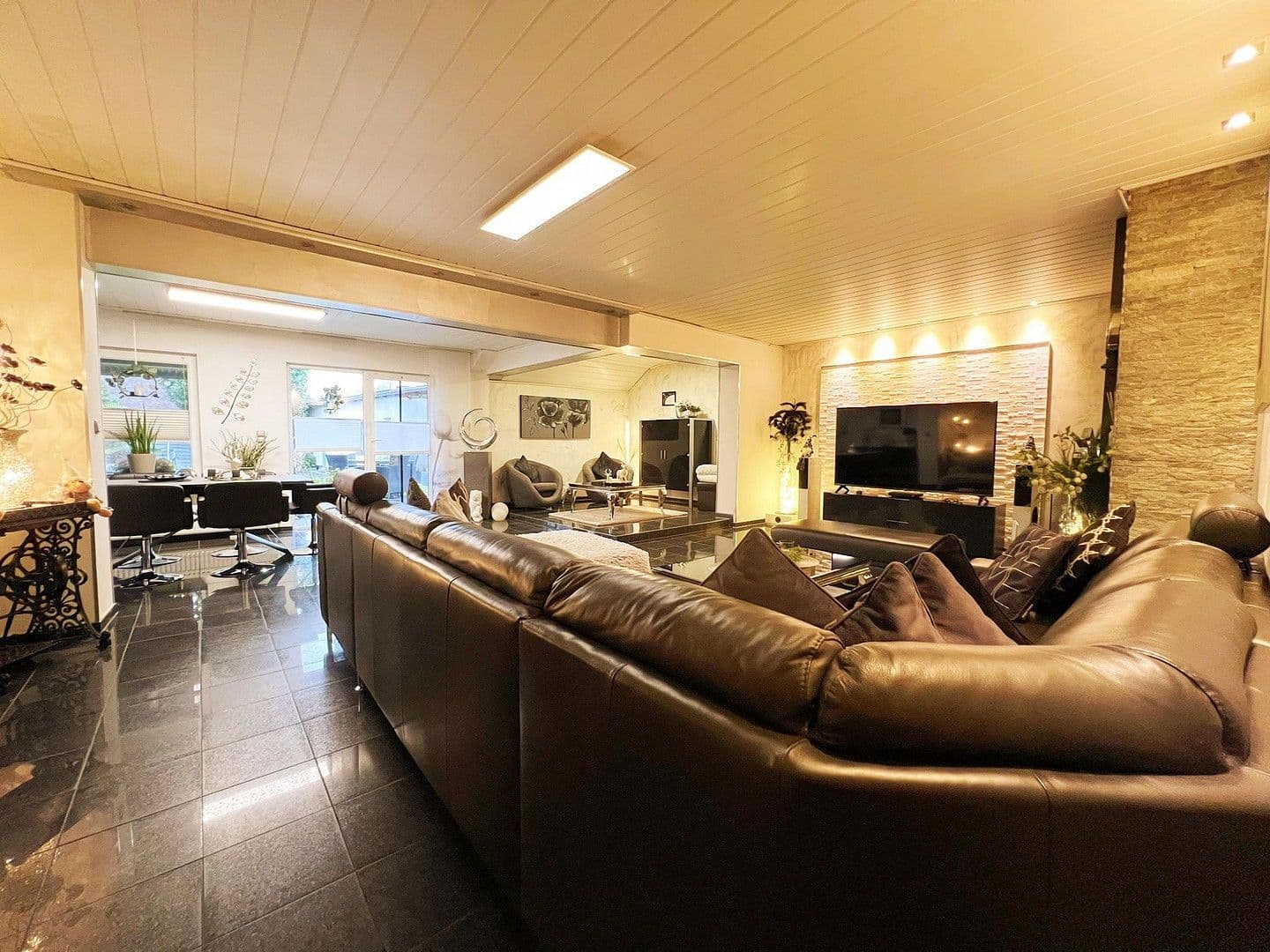 Predaj domu 276 m², pozemek 961 m², Duisburg, Severné Porýnie - Westfálsko Predaj domu 276 m², pozemek 961 m², Duisburg, Severné Porýnie - Westfálsko