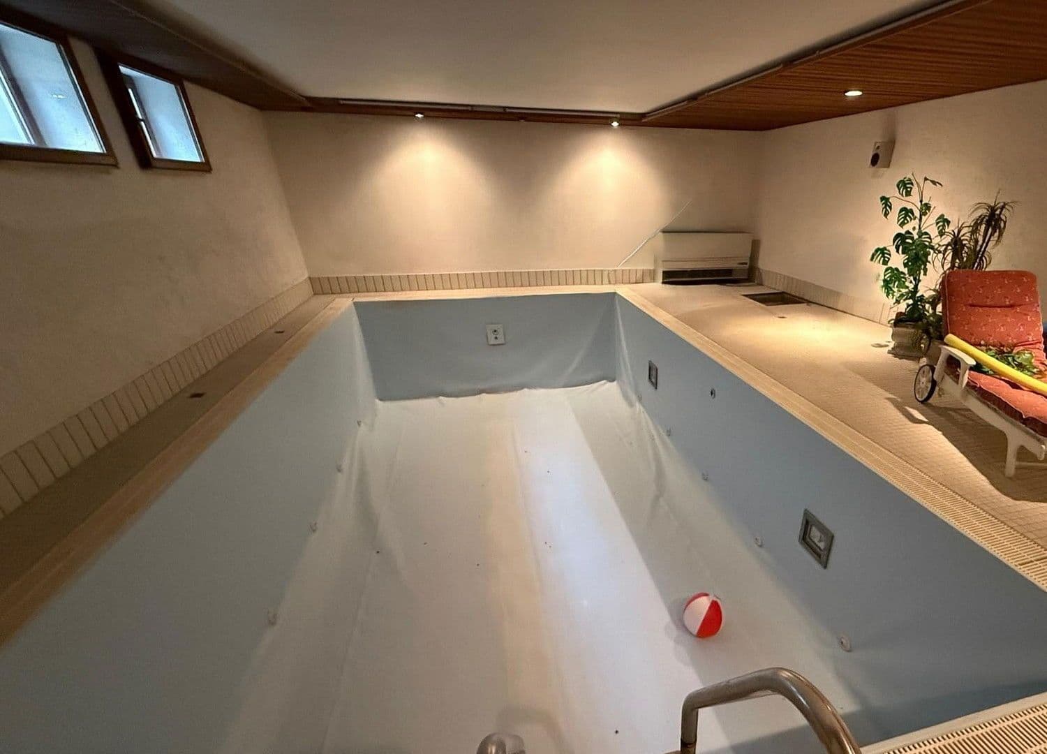 Predaj domu 478 m², pozemek 1.827 m², Neuhof, Hesensko Predaj domu 478 m², pozemek 1.827 m², Neuhof, Hesensko