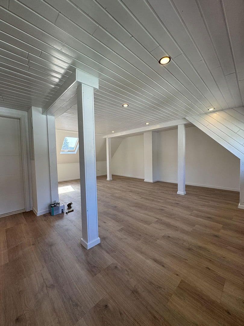 Prenájom domu 150 m², pozemek 168 m², Koblenz, Porýnie-Falcko Prenájom domu 150 m², pozemek 168 m², Koblenz, Porýnie-Falcko