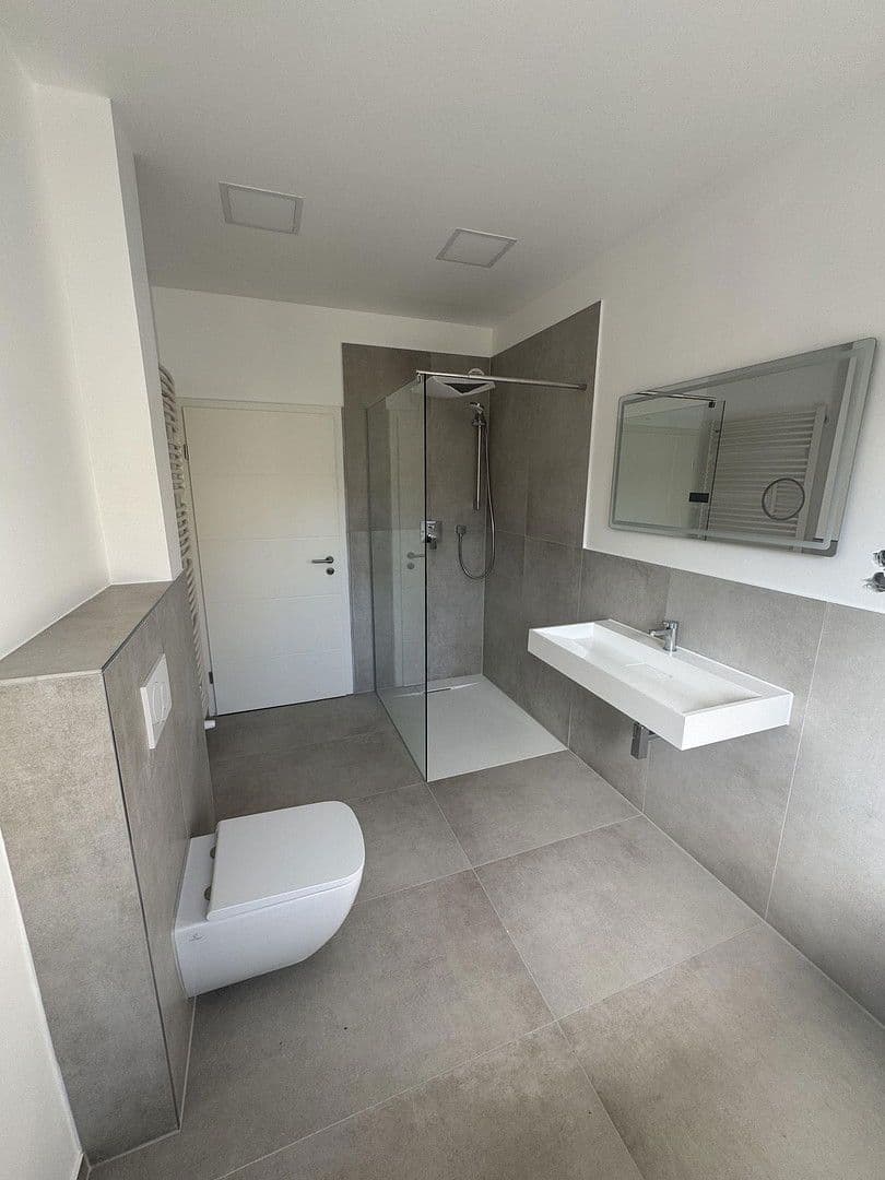 Prenájom domu 150 m², pozemek 168 m², Koblenz, Porýnie-Falcko Prenájom domu 150 m², pozemek 168 m², Koblenz, Porýnie-Falcko