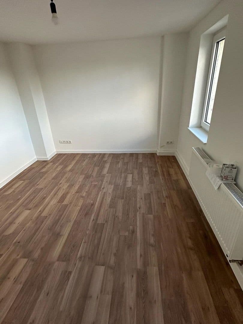 Prenájom bytu 3-izbový 89 m², Dresden, Sasko Prenájom bytu 3-izbový 89 m², Dresden, Sasko
