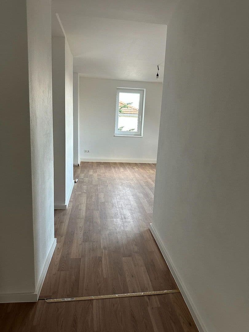 Prenájom bytu 3-izbový 89 m², Dresden, Sasko Prenájom bytu 3-izbový 89 m², Dresden, Sasko
