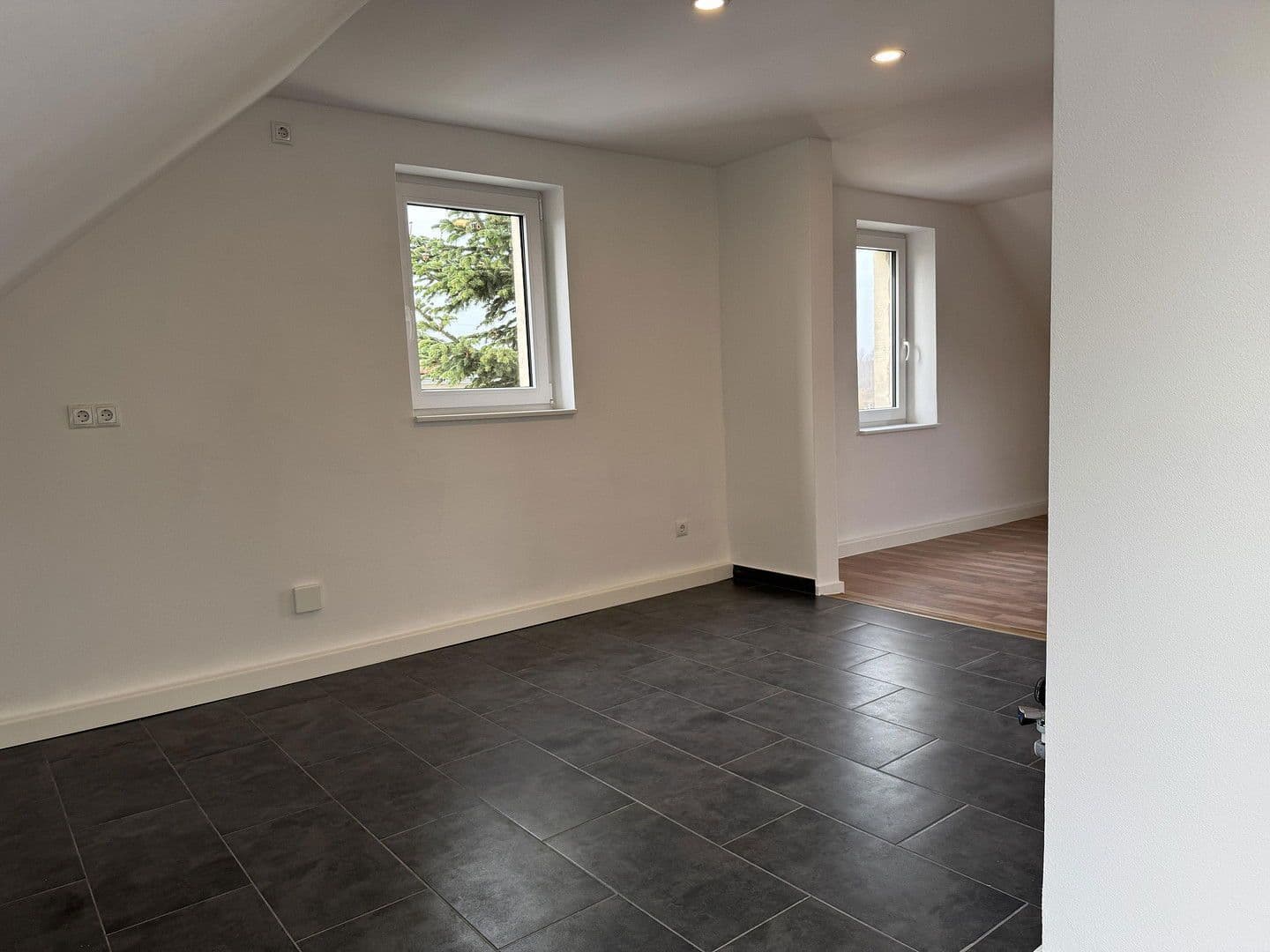 Prenájom bytu 3-izbový 89 m², Dresden, Sasko Prenájom bytu 3-izbový 89 m², Dresden, Sasko