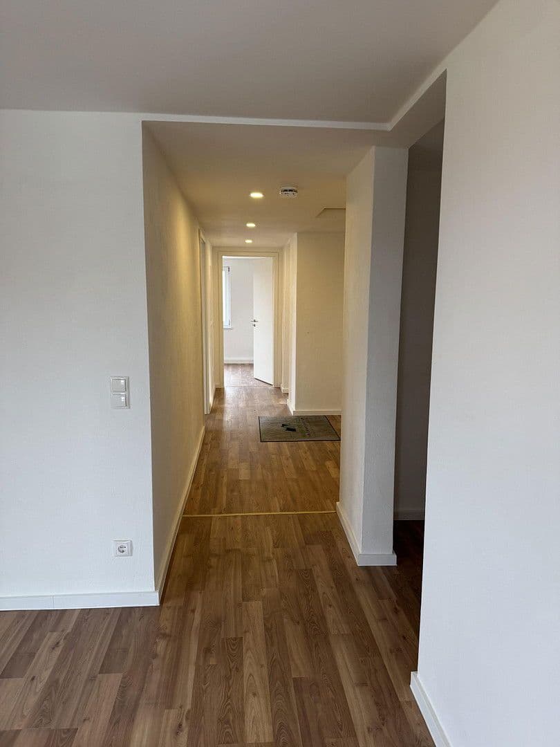 Prenájom bytu 3-izbový 89 m², Dresden, Sasko Prenájom bytu 3-izbový 89 m², Dresden, Sasko