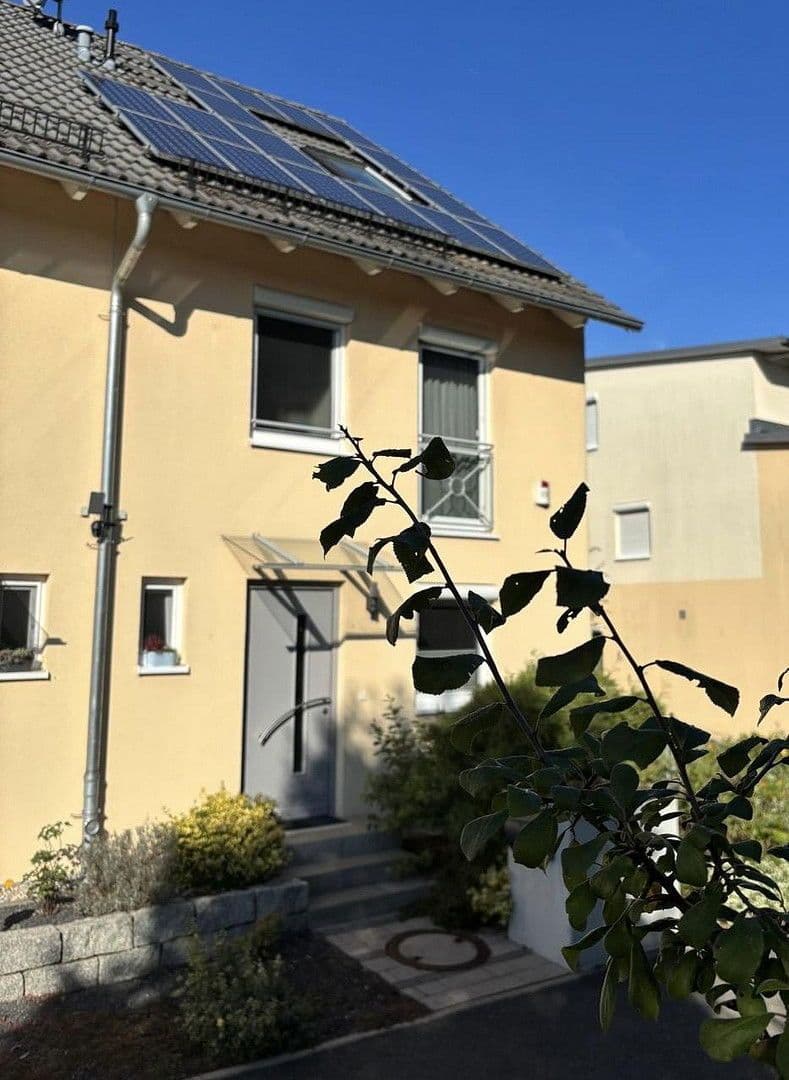 Predaj domu 150 m², pozemek 286 m², Nürnberg, Bavorsko Predaj domu 150 m², pozemek 286 m², Nürnberg, Bavorsko