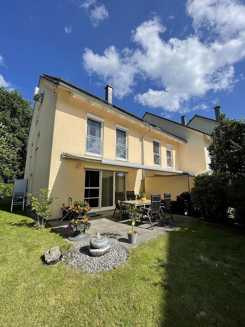 Predaj domu 150 m², pozemek 286 m², Nürnberg, Bavorsko Predaj domu 150 m², pozemek 286 m², Nürnberg, Bavorsko