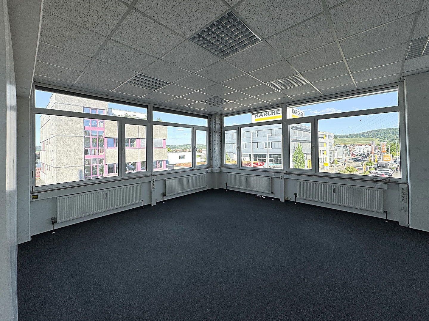 Prenájom kancelárie 42 m², Winnenden, Bádensko-Wurttembersko Prenájom kancelárie 42 m², Winnenden, Bádensko-Wurttembersko