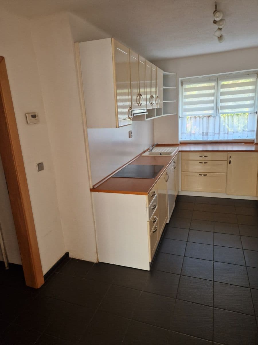 Prenájom bytu 2-izbový 52 m², Třída Míru, Beroun, Středočeský kraj Prenájom bytu 2-izbový 52 m², Třída Míru, Beroun, Středočeský kraj