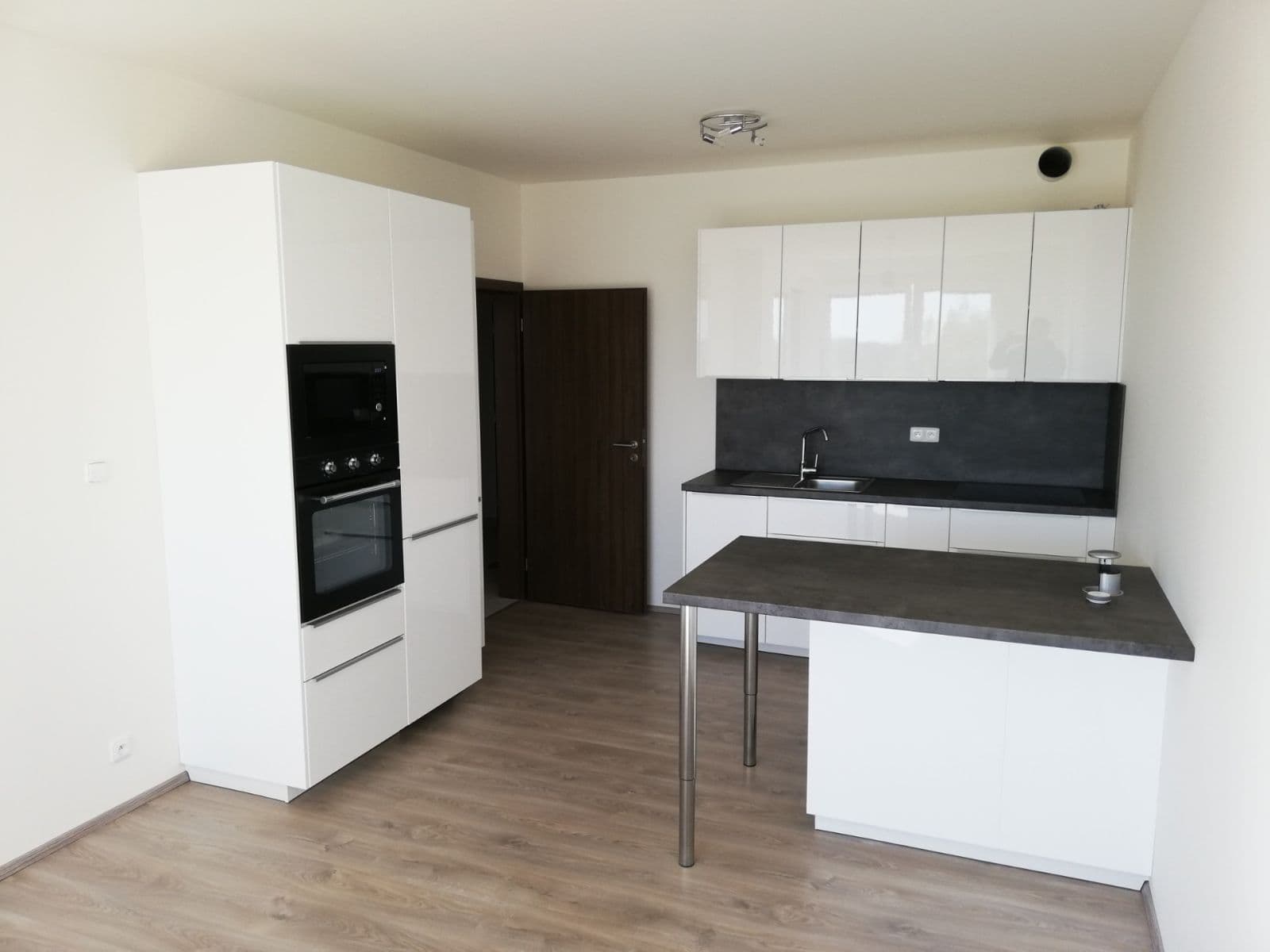 Prenájom bytu 2-izbový 54 m², Honzíkova, Praha, Praha Prenájom bytu 2-izbový 54 m², Honzíkova, Praha, Praha