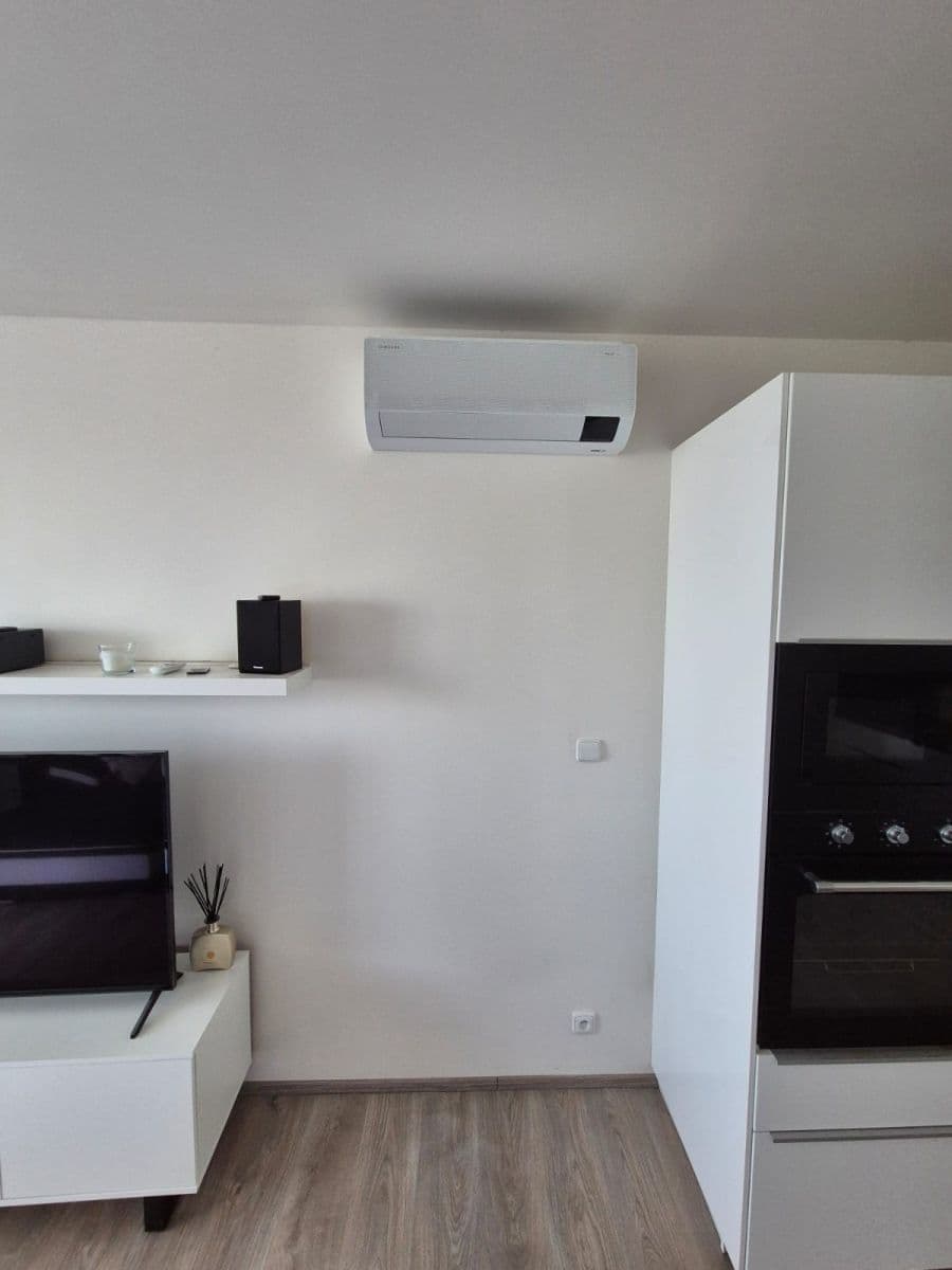 Prenájom bytu 2-izbový 54 m², Honzíkova, Praha, Praha Prenájom bytu 2-izbový 54 m², Honzíkova, Praha, Praha