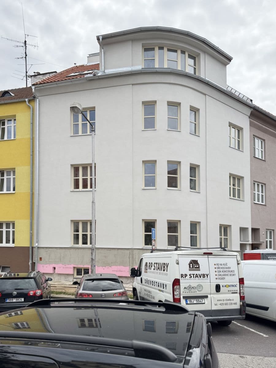 Prenájom bytu 1-izbový 26 m², nám. Kpt. Otm. Chlupa, Znojmo, Jihomoravský kraj Prenájom bytu 1-izbový 26 m², nám. Kpt. Otm. Chlupa, Znojmo, Jihomoravský kraj