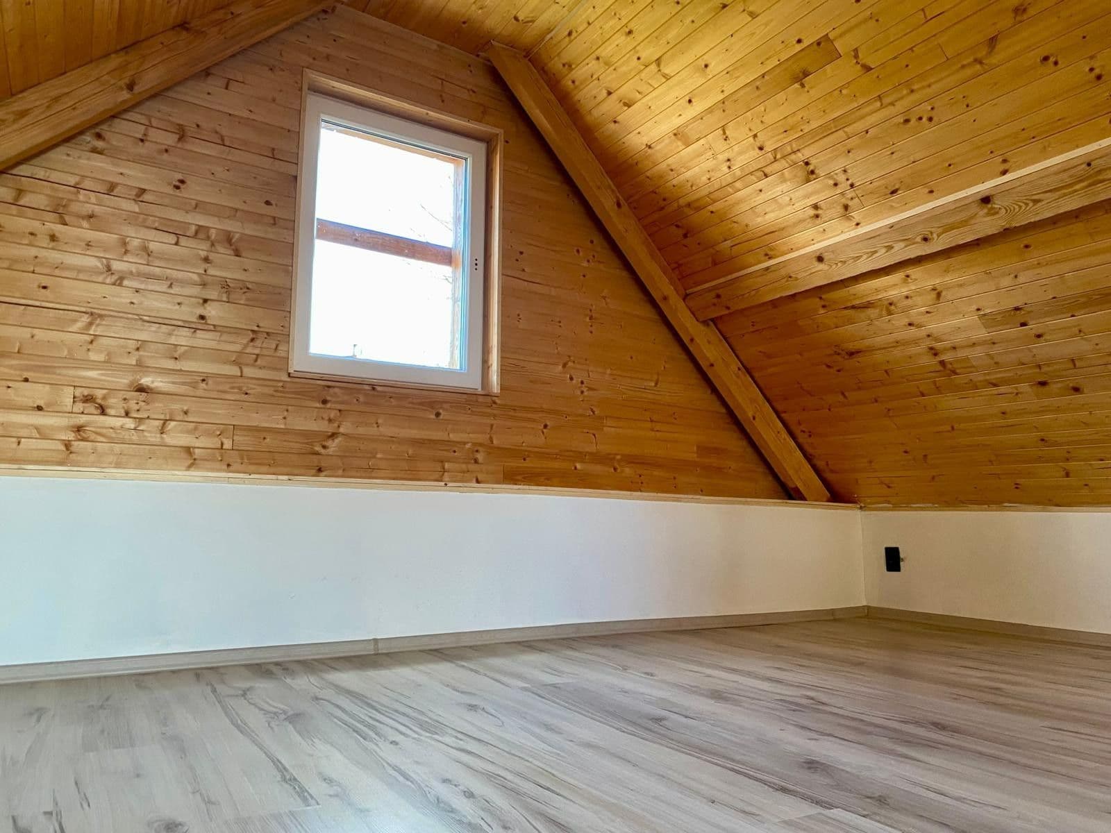 Predaj rekreačného objektu 75 m², pozemek 330 m², Šafov, Jihomoravský kraj Predaj rekreačného objektu 75 m², pozemek 330 m², Šafov, Jihomoravský kraj