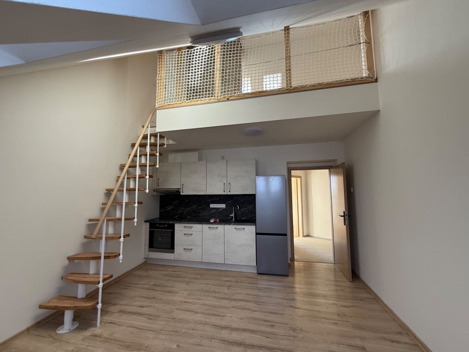 Prenájom bytu 3-izbový 65 m², nám. Kpt. Otm. Chlupa, Znojmo, Jihomoravský kraj Prenájom bytu 3-izbový 65 m², nám. Kpt. Otm. Chlupa, Znojmo, Jihomoravský kraj