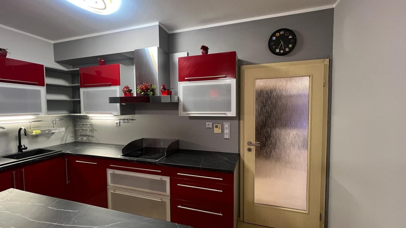 Prenájom bytu 3-izbový 78 m², Athénská, Praha, Praha Prenájom bytu 3-izbový 78 m², Athénská, Praha, Praha