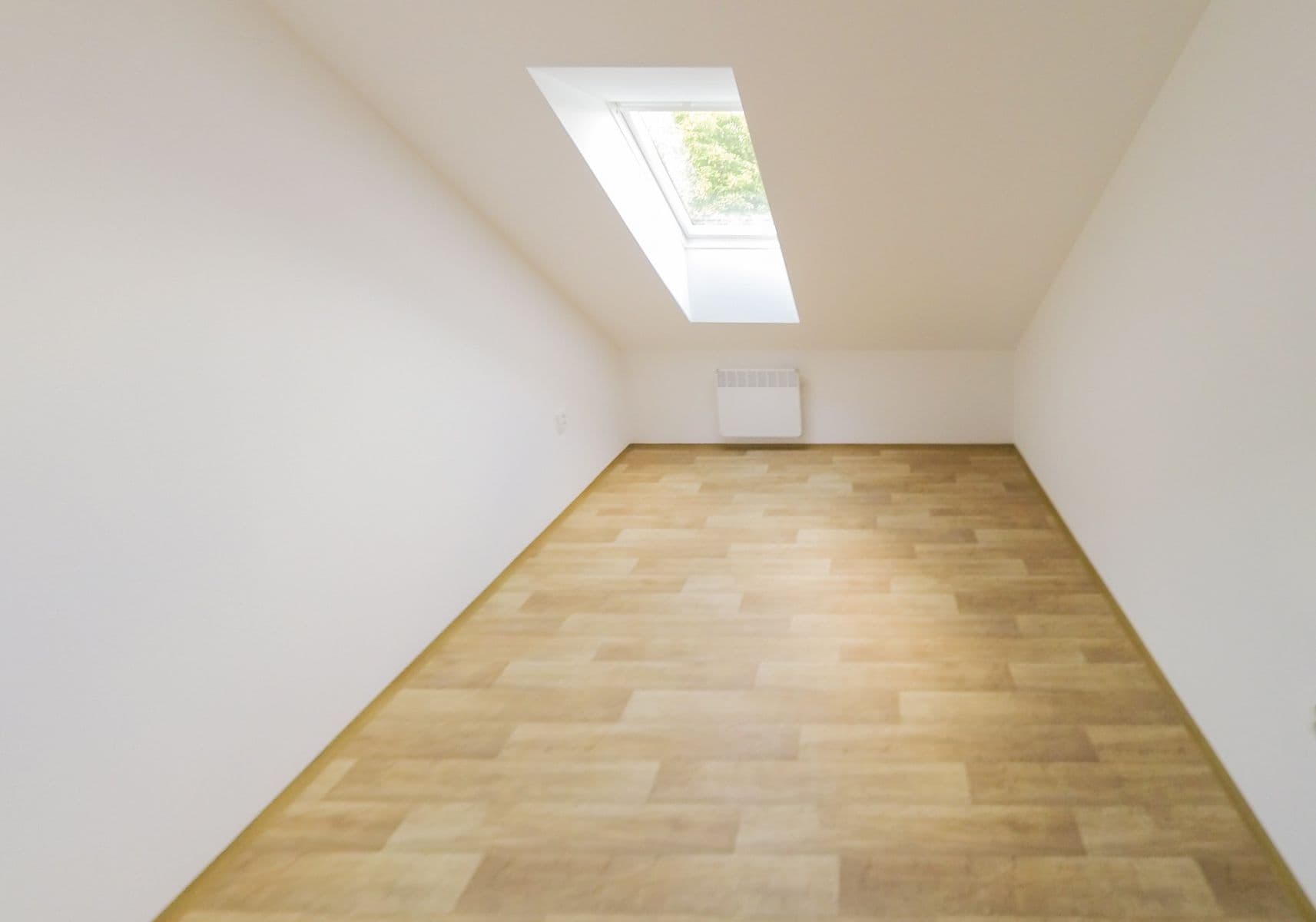 Prenájom bytu 2-izbový 35 m², Bratří Čapků, Hradec Králové, Královéhradecký kraj Prenájom bytu 2-izbový 35 m², Bratří Čapků, Hradec Králové, Královéhradecký kraj