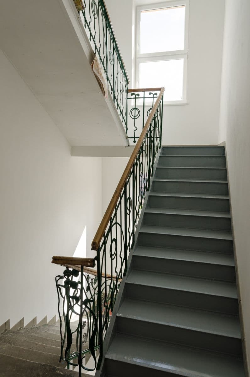 Prenájom bytu 2-izbový 35 m², Bratří Čapků, Hradec Králové, Královéhradecký kraj Prenájom bytu 2-izbový 35 m², Bratří Čapků, Hradec Králové, Královéhradecký kraj