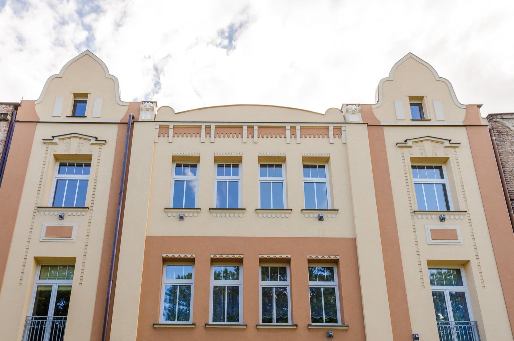 Prenájom bytu 2-izbový 35 m², Bratří Čapků, Hradec Králové, Královéhradecký kraj Prenájom bytu 2-izbový 35 m², Bratří Čapků, Hradec Králové, Královéhradecký kraj