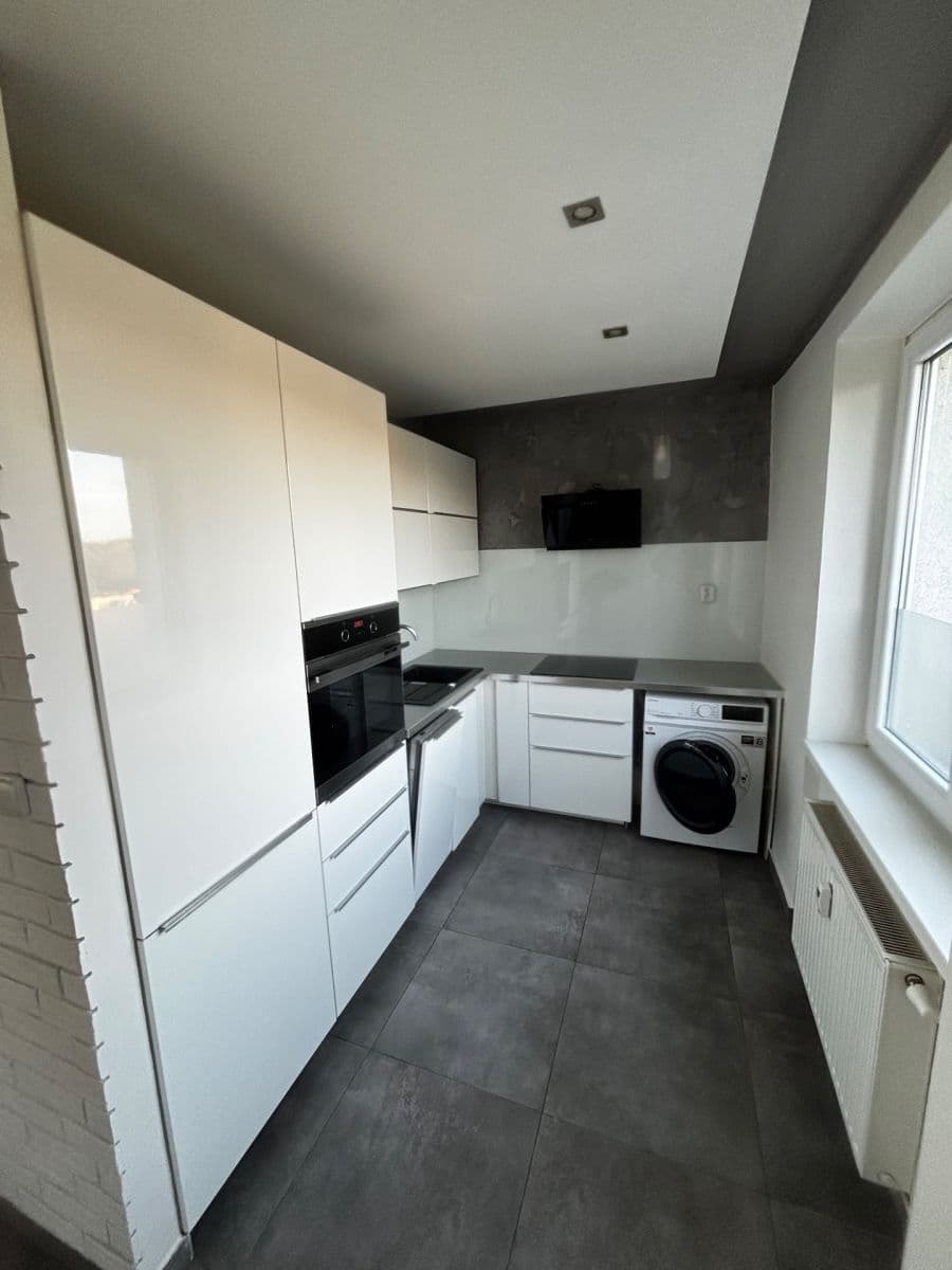 Prenájom bytu 2-izbový 54 m², Na Kopci, Karviná, Moravskoslezský kraj Prenájom bytu 2-izbový 54 m², Na Kopci, Karviná, Moravskoslezský kraj