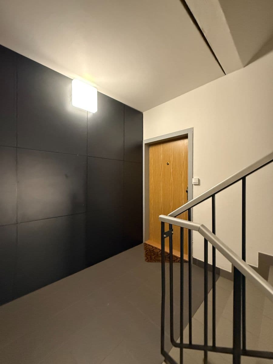 Prenájom bytu 4-izbový 96 m², Na Lysinách, Praha, Praha Prenájom bytu 4-izbový 96 m², Na Lysinách, Praha, Praha