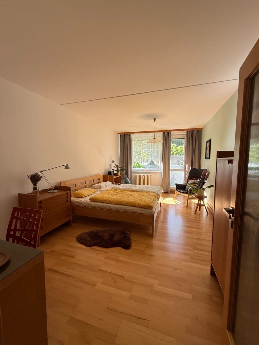 Prenájom bytu 4-izbový 96 m², Na Lysinách, Praha, Praha Prenájom bytu 4-izbový 96 m², Na Lysinách, Praha, Praha