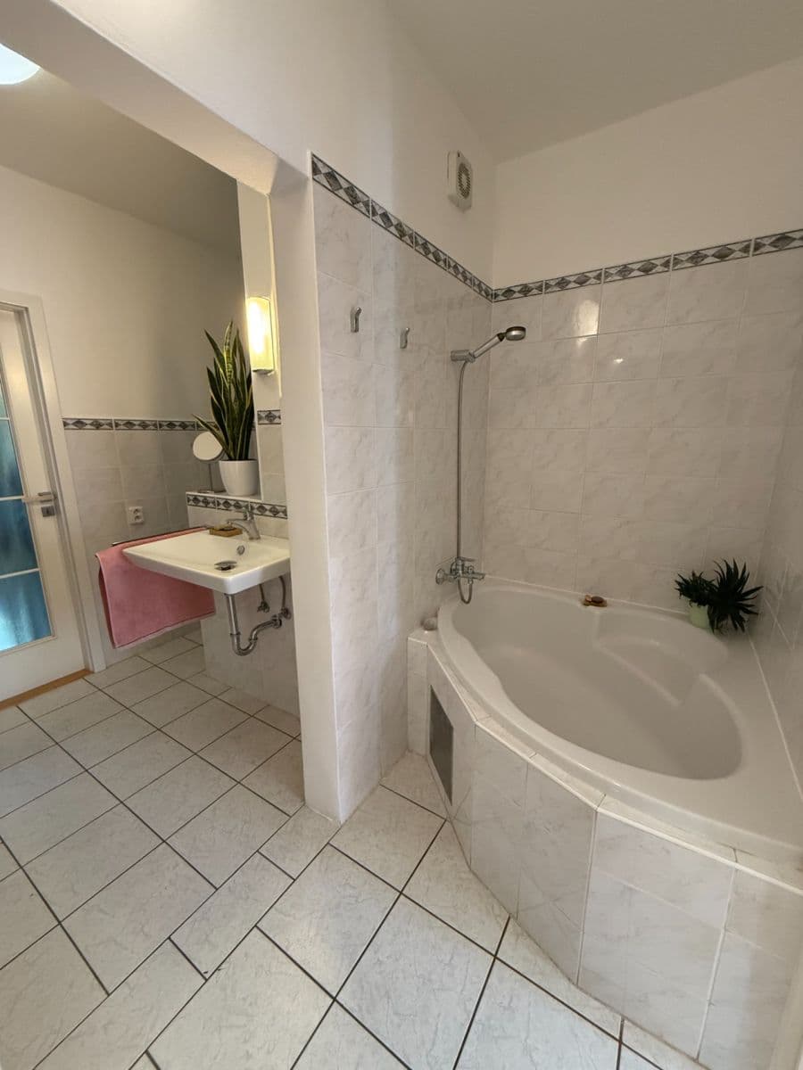 Prenájom bytu 4-izbový 96 m², Na Lysinách, Praha, Praha Prenájom bytu 4-izbový 96 m², Na Lysinách, Praha, Praha