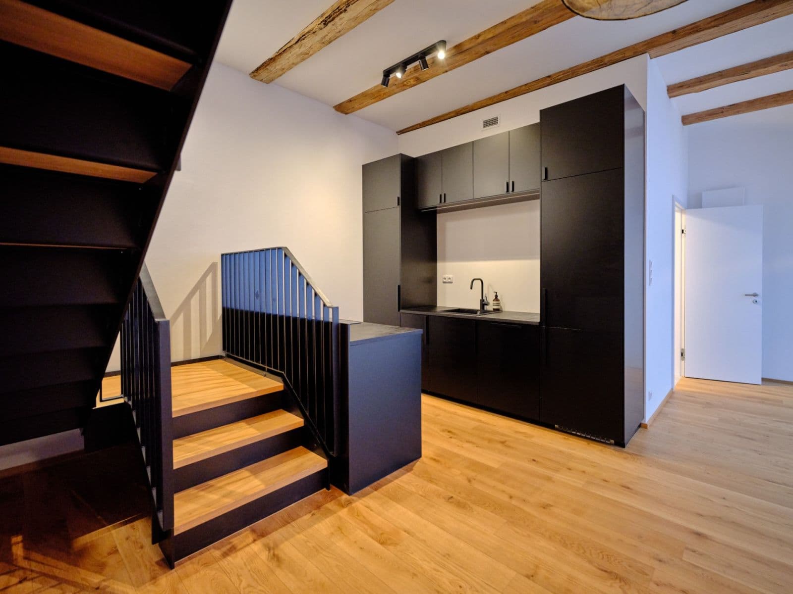 Prenájom bytu 2-izbový 73 m², Bělehradská, Praha, Praha Prenájom bytu 2-izbový 73 m², Bělehradská, Praha, Praha