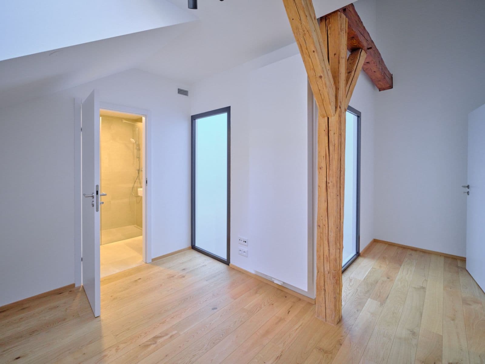 Prenájom bytu 2-izbový 73 m², Bělehradská, Praha, Praha Prenájom bytu 2-izbový 73 m², Bělehradská, Praha, Praha