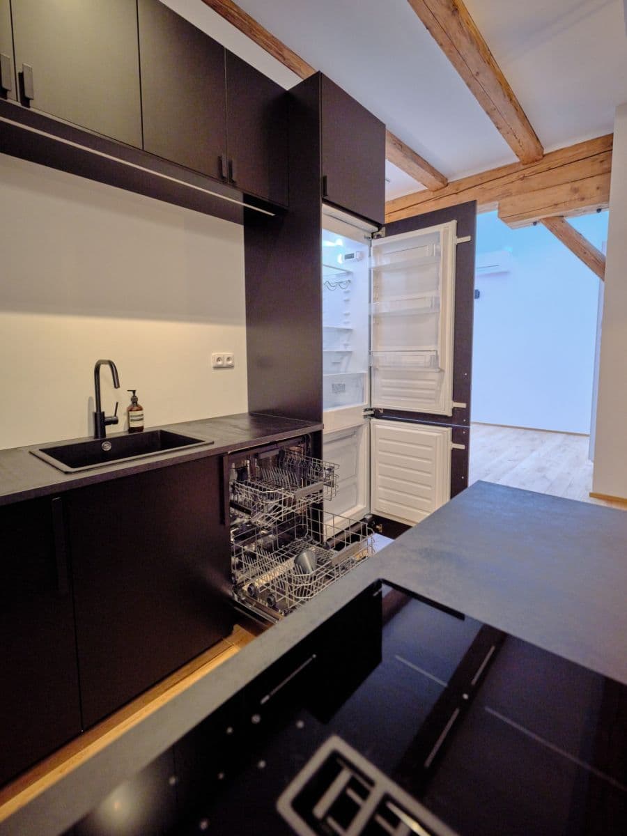 Prenájom bytu 2-izbový 73 m², Bělehradská, Praha, Praha Prenájom bytu 2-izbový 73 m², Bělehradská, Praha, Praha