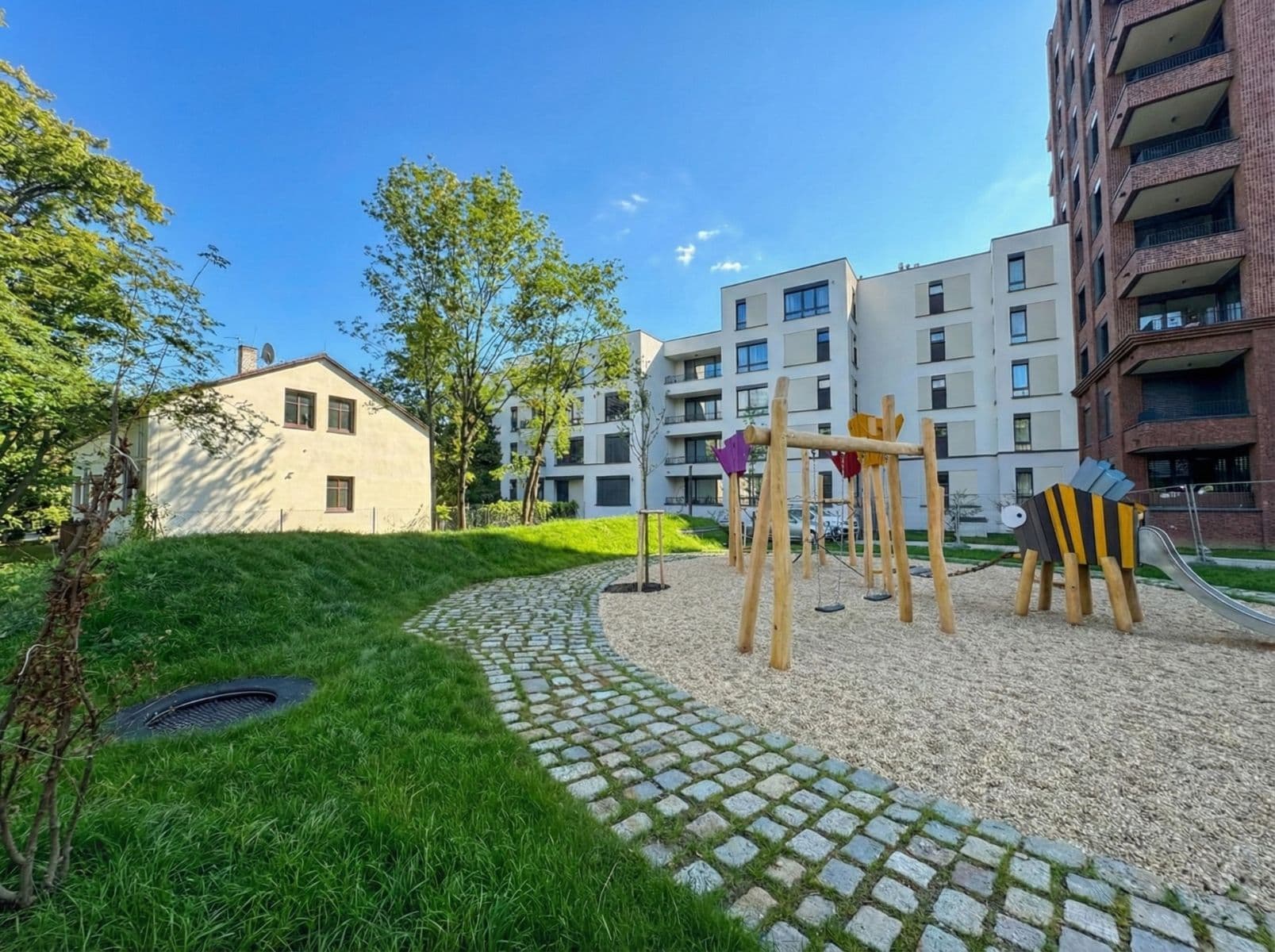 Predaj domu 245 m², pozemek 121 m², Bělehradská, Praha, Praha Predaj domu 245 m², pozemek 121 m², Bělehradská, Praha, Praha