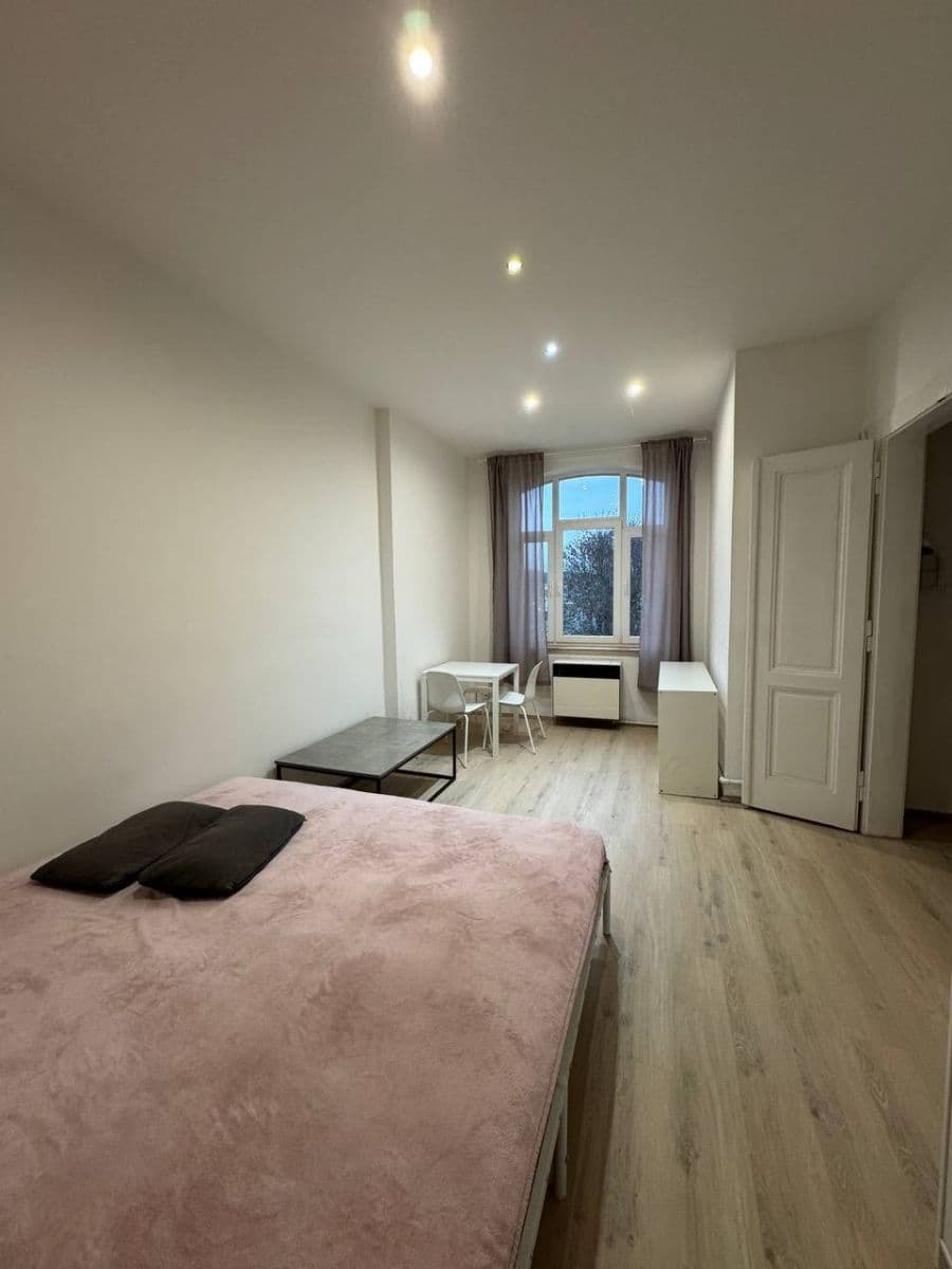 Prenájom bytu 2-izbový 45 m², Jandova, Praha, Praha Prenájom bytu 2-izbový 45 m², Jandova, Praha, Praha