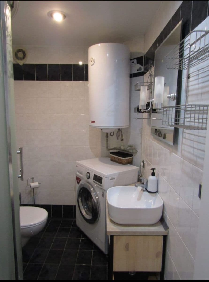 Prenájom bytu 1-izbový 30 m², Navrátilova, Praha, Praha Prenájom bytu 1-izbový 30 m², Navrátilova, Praha, Praha